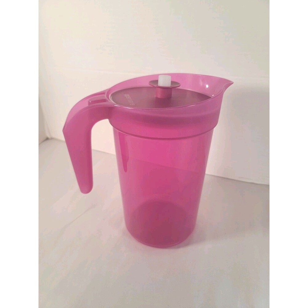 Vintage Purple Tupperware 2qt Pitcher 7811A-3 W/ Push Button Lid 7813A-3